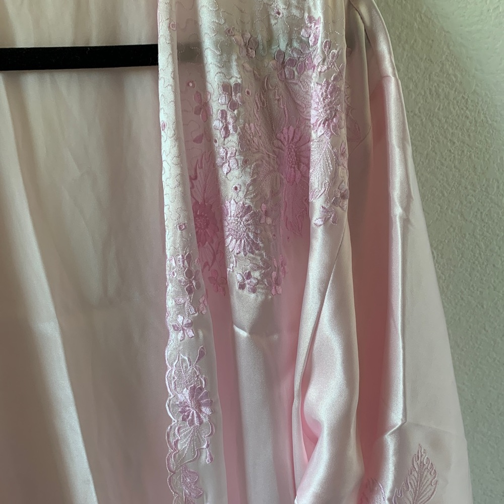 Vintage Silky Satin Robe - Picture 2 of 2